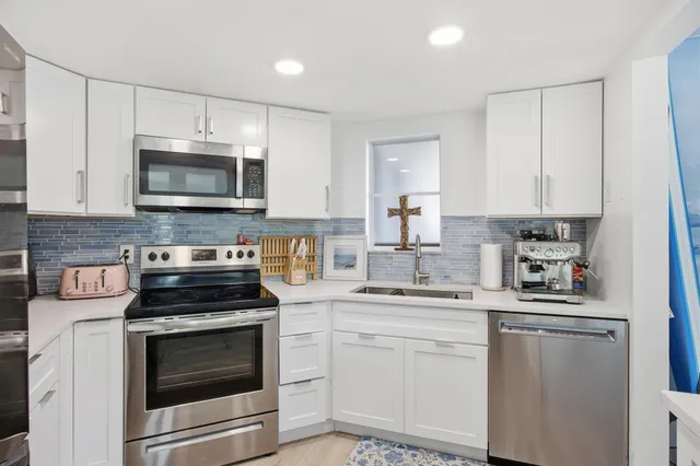 $540,000 | 153 Seabreeze Circle, Jupiter, FL 33477