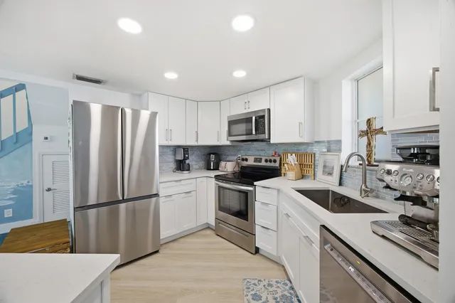 $540,000 | 153 Seabreeze Circle, Jupiter, FL 33477