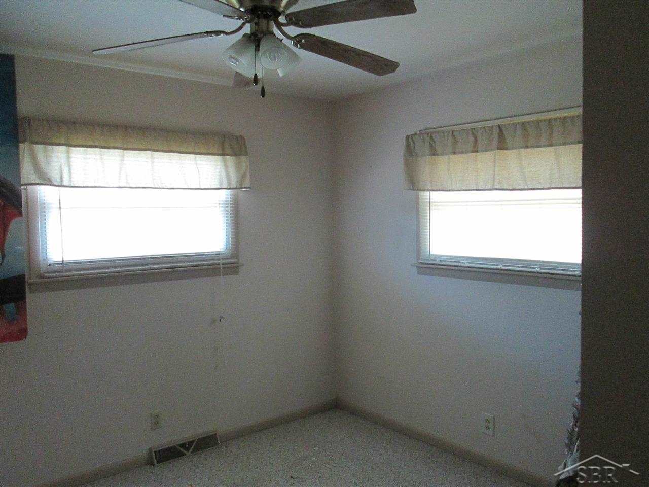 3520 Trimm Road Saginaw, MI 48609 - Photo 6 of 10 31202902-5.JPG