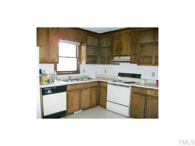 3512 Castlegate Drive Raleigh, NC 27616 - Photo 5 of 7 Kitchen