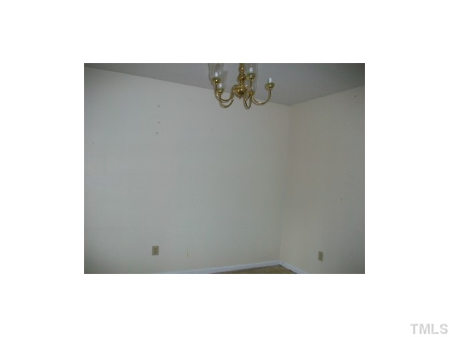 3512 Castlegate Drive Raleigh, NC 27616 - Photo 6 of 7 Dinning Room