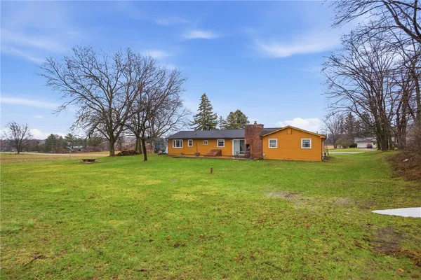 $274,900 | 8549 N Road, Le Roy, NY 14482
