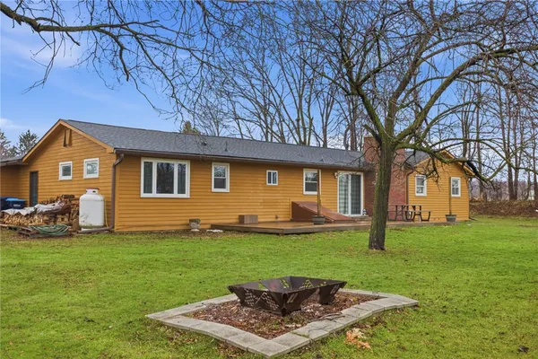$274,900 | 8549 N Road, Le Roy, NY 14482