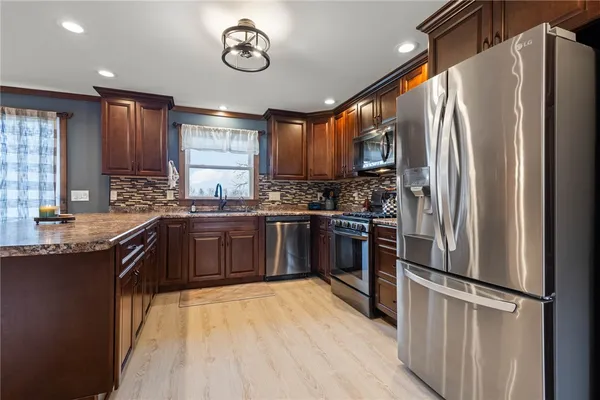 $274,900 | 8549 N Road, Le Roy, NY 14482