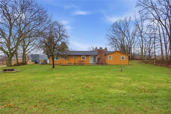 $274,900 | 8549 N Road, Le Roy, NY 14482