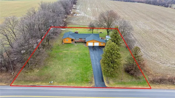 $274,900 | 8549 N Road, Le Roy, NY 14482