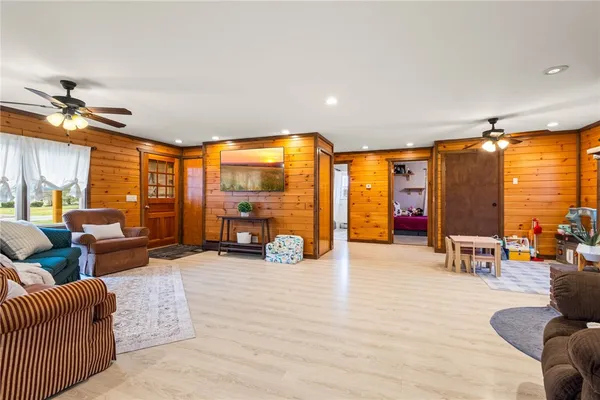 $274,900 | 8549 N Road, Le Roy, NY 14482