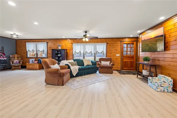 $274,900 | 8549 N Road, Le Roy, NY 14482