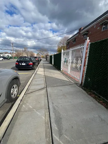 a view of parking area