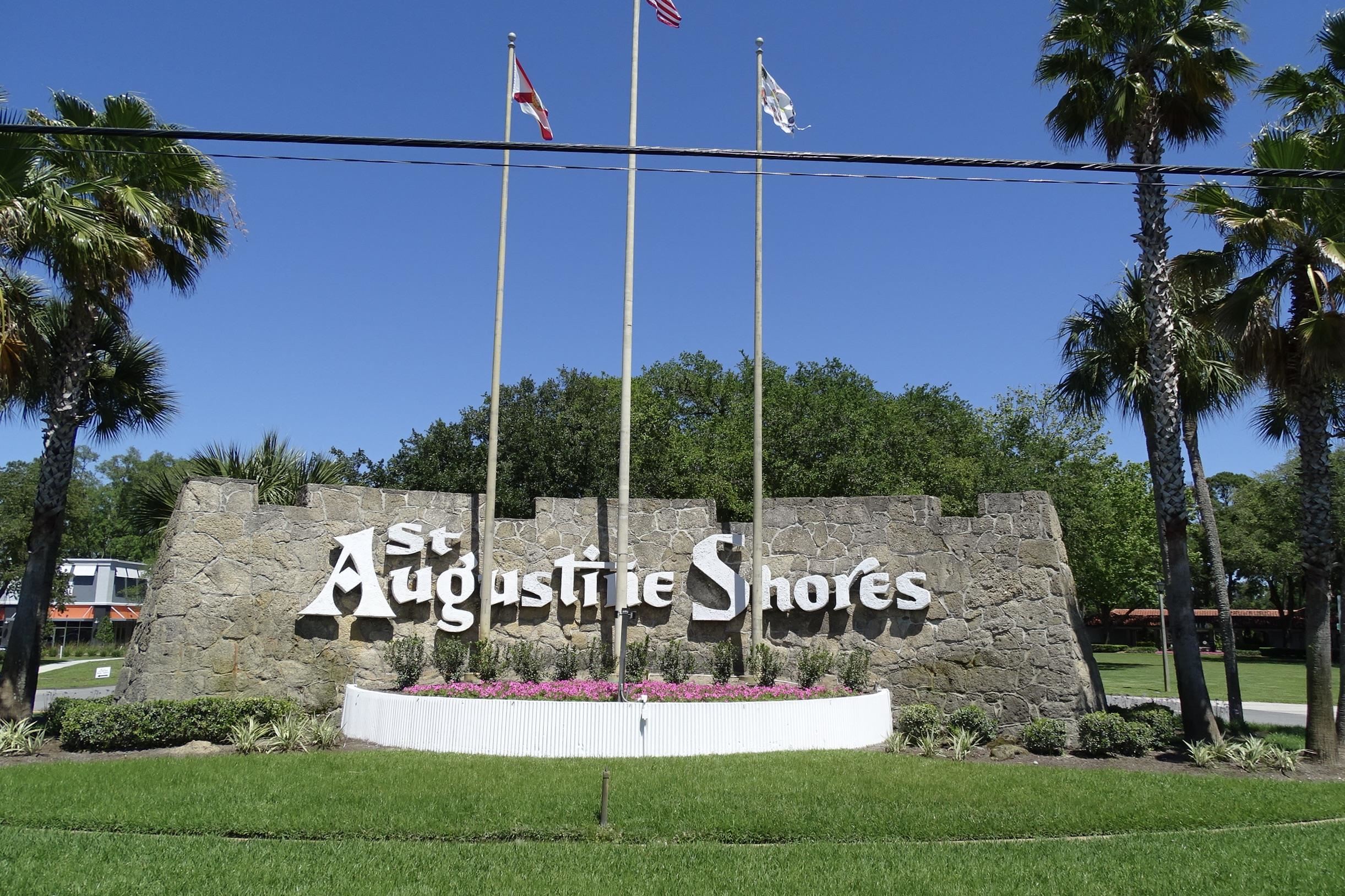 1 Talavera Court St. Augustine, FL 32086 - Photo 26 of 28 a view of a fountain in front of house