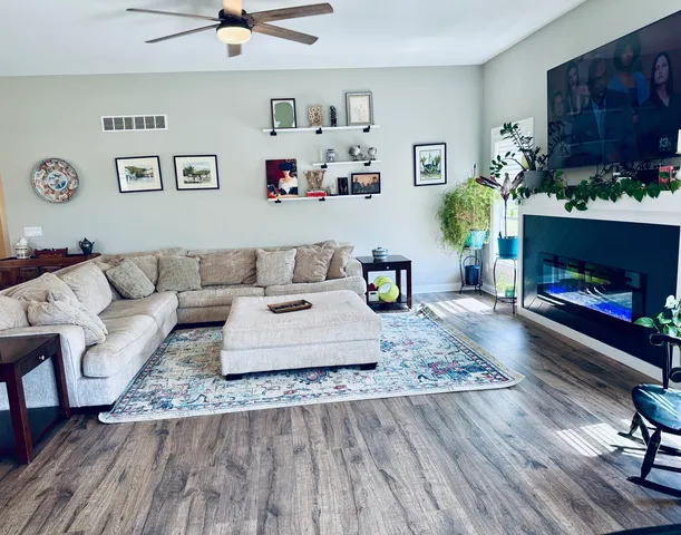 $435,900 | 10359 East Shagbark Lane, Rochelle, IL 61068