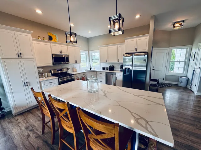 $435,900 | 10359 East Shagbark Lane, Rochelle, IL 61068