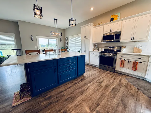 $435,900 | 10359 East Shagbark Lane, Rochelle, IL 61068