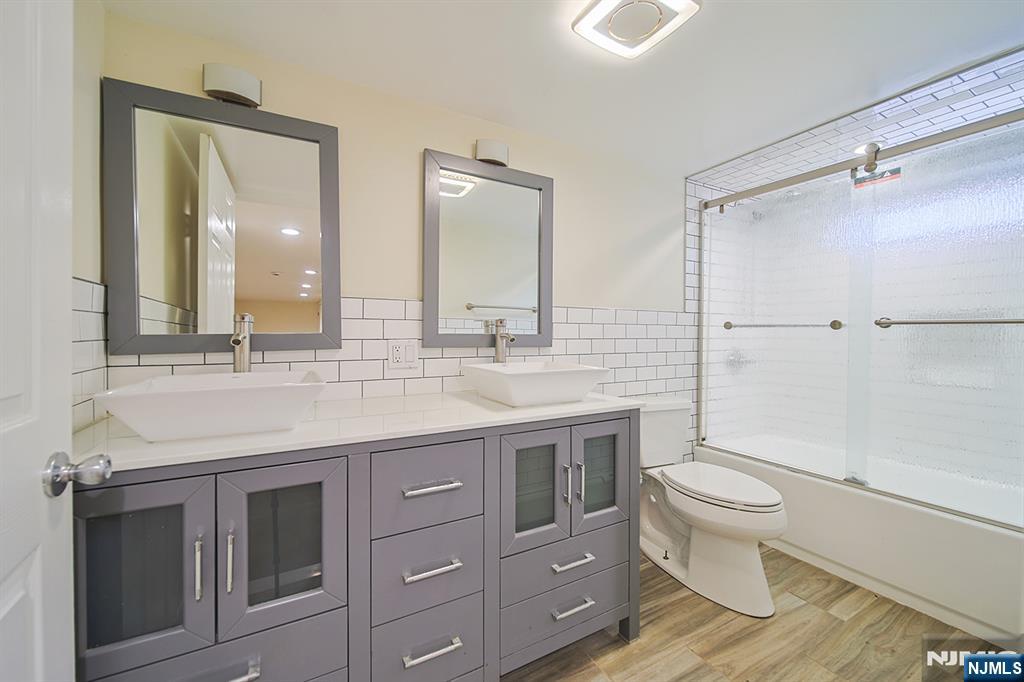 586 Hillside Street Ridgefield, NJ 07657 - Photo 43 of 46