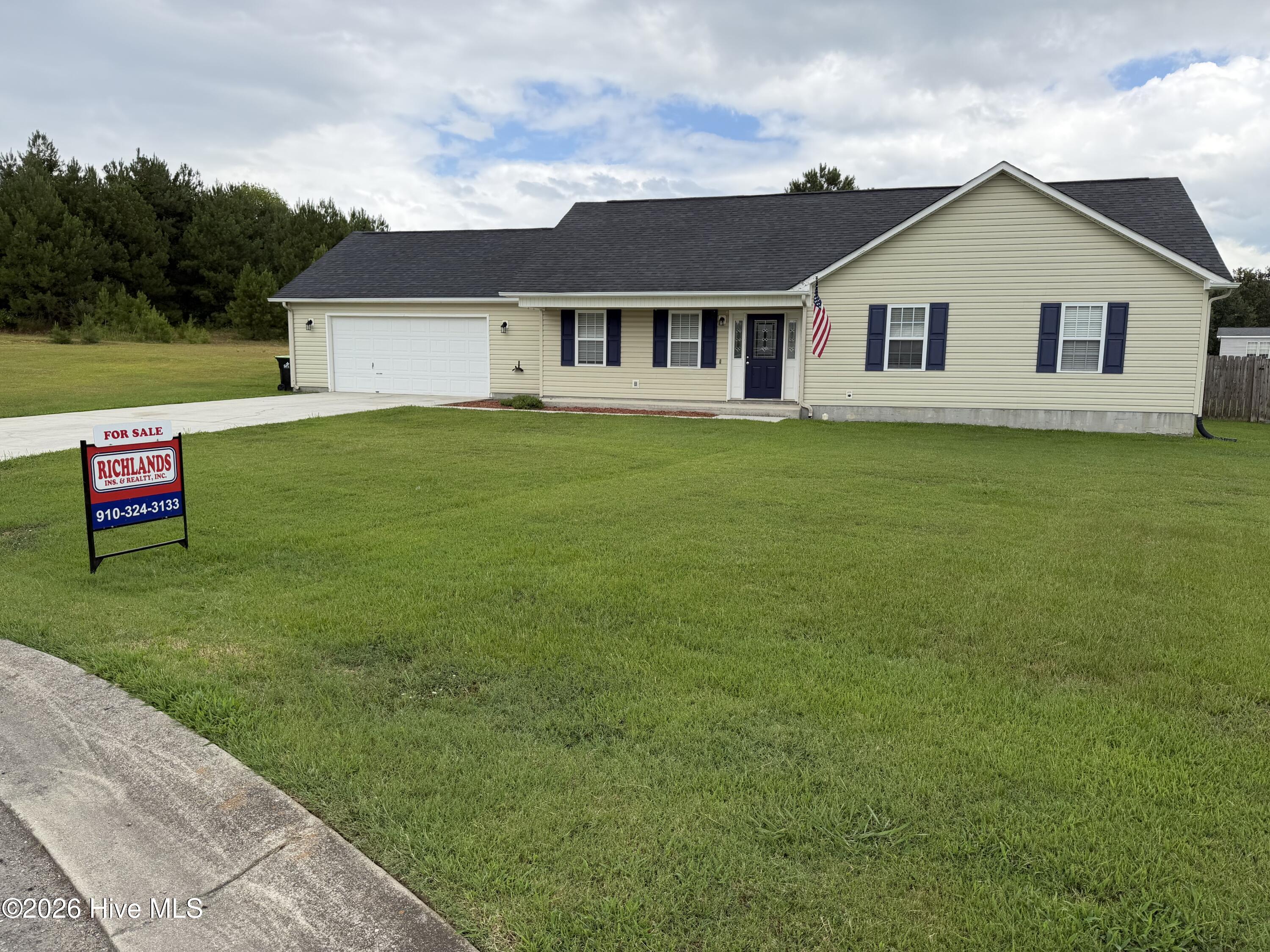 136 Annie Road Richlands, NC 28574 - Photo 1 of 20