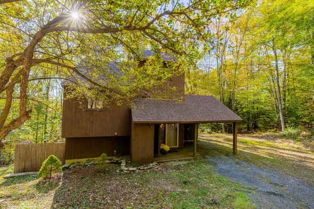 $390,000 | 525 Morgan Road, Hartford, VT 05059