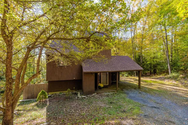 $390,000 | 525 Morgan Road, Hartford, VT 05059