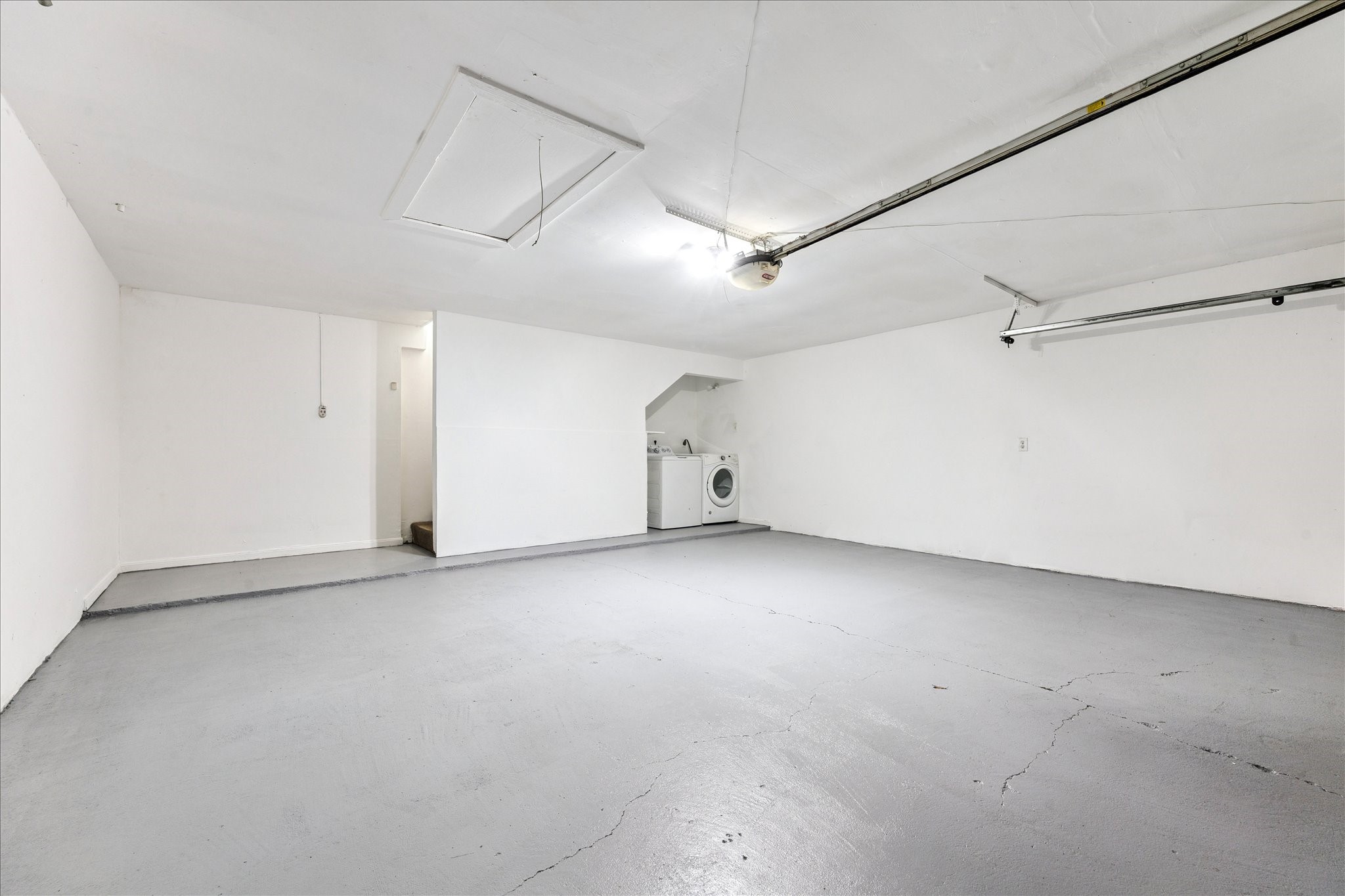 1201 Bering Drive, Unit 100 Houston, TX 77057 - Photo 17 of 20 a view of an empty room