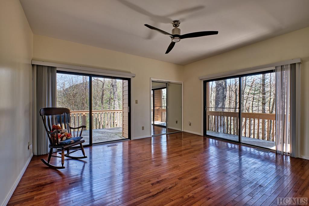 106 Emerald Ridge Road, Unit 18 Sapphire, NC 28774 - Photo 11 of 19 Gallery Image 11