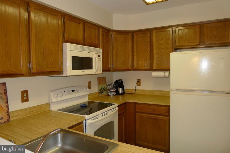 7828 A Harrowgate Circle, Unit A Springfield, VA 22152 - Photo 11 of 12