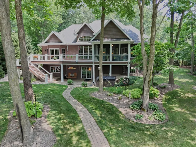 $949,900 | 29317 Misty Pines Street, Dowagiac, MI 49047