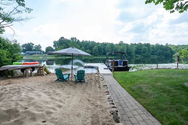 $949,900 | 29317 Misty Pines Street, Dowagiac, MI 49047