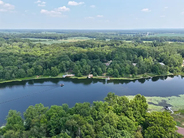 $949,900 | 29317 Misty Pines Street, Dowagiac, MI 49047