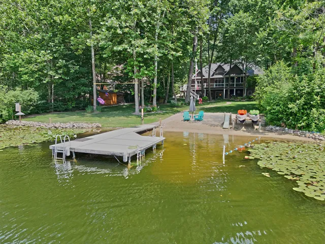 $949,900 | 29317 Misty Pines Street, Dowagiac, MI 49047