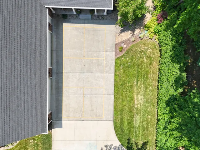 $949,900 | 29317 Misty Pines Street, Dowagiac, MI 49047