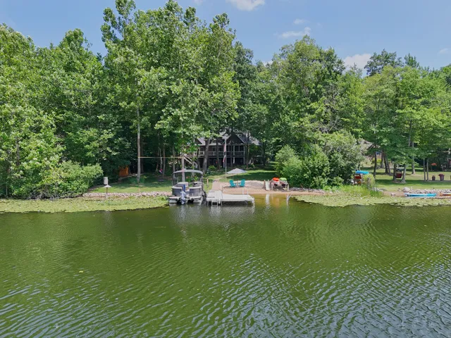 $949,900 | 29317 Misty Pines Street, Dowagiac, MI 49047