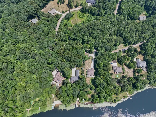 $949,900 | 29317 Misty Pines Street, Dowagiac, MI 49047