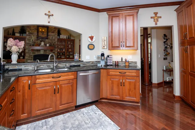 $949,900 | 29317 Misty Pines Street, Dowagiac, MI 49047