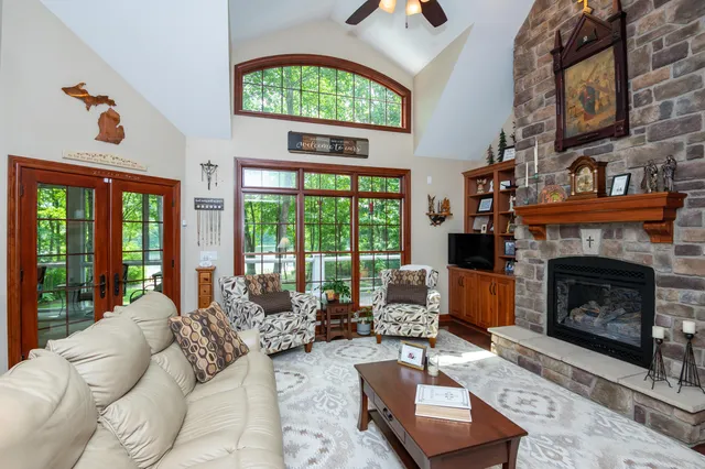 $949,900 | 29317 Misty Pines Street, Dowagiac, MI 49047