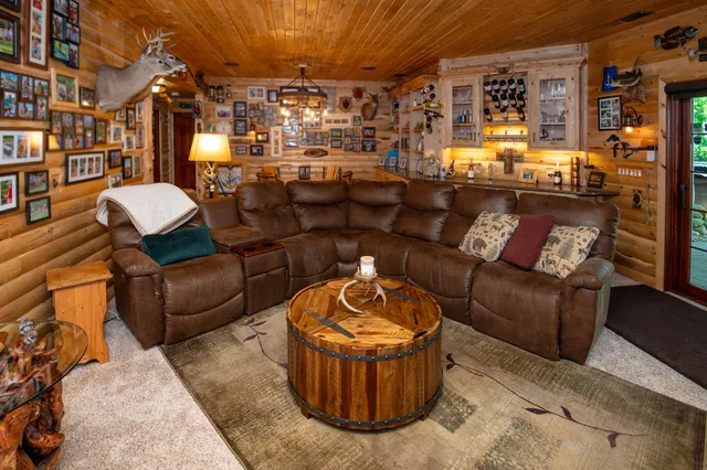 $949,900 | 29317 Misty Pines Street, Dowagiac, MI 49047