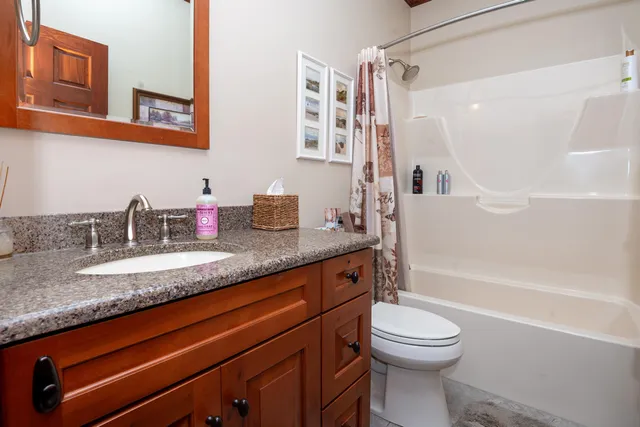 $949,900 | 29317 Misty Pines Street, Dowagiac, MI 49047