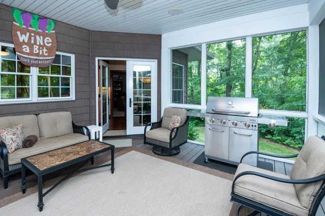 $949,900 | 29317 Misty Pines Street, Dowagiac, MI 49047