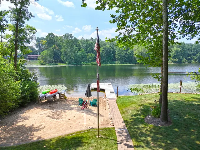 $949,900 | 29317 Misty Pines Street, Dowagiac, MI 49047