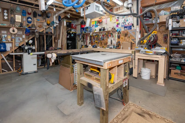 $949,900 | 29317 Misty Pines Street, Dowagiac, MI 49047