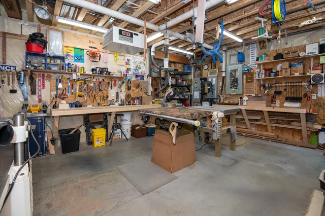 $949,900 | 29317 Misty Pines Street, Dowagiac, MI 49047