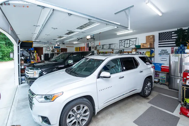 $949,900 | 29317 Misty Pines Street, Dowagiac, MI 49047