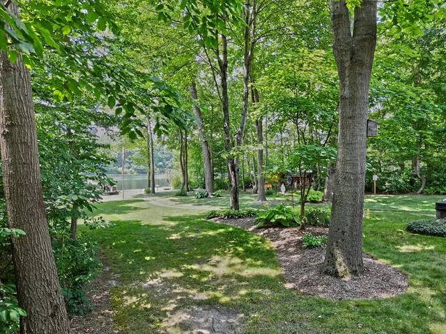 $949,900 | 29317 Misty Pines Street, Dowagiac, MI 49047