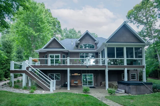 $949,900 | 29317 Misty Pines Street, Dowagiac, MI 49047