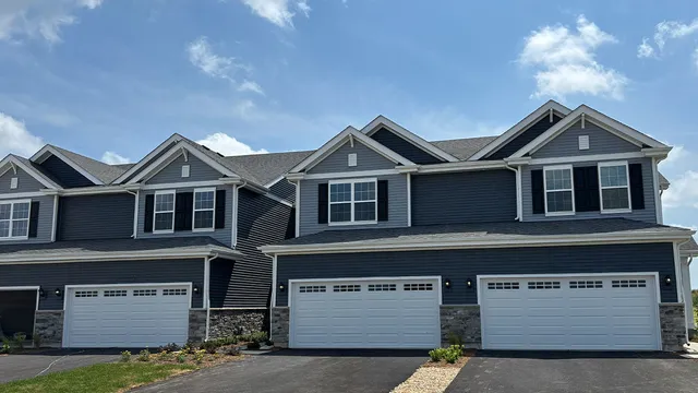 $369,990 | 1745 Baler Avenue, Aurora, IL 60503