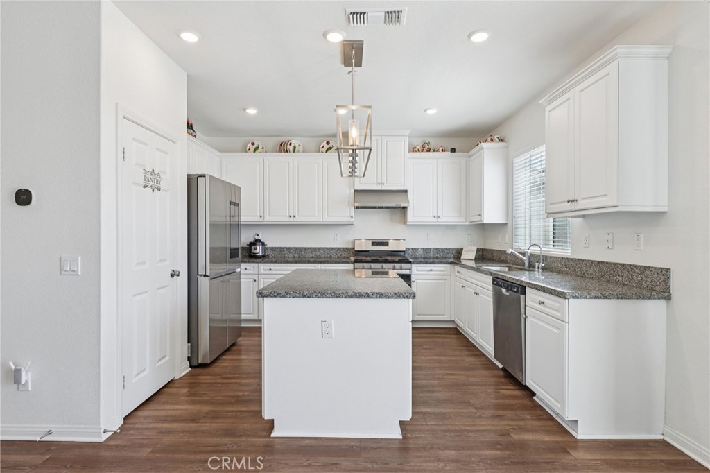 18811 Nanza Street Riverside, CA 92508 - Photo 9 of 28