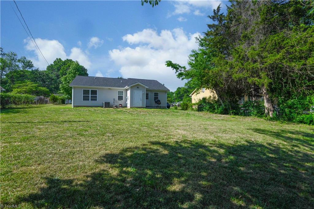 3203 Loftyview Drive High Point, NC 27260 - Photo 28 of 31
