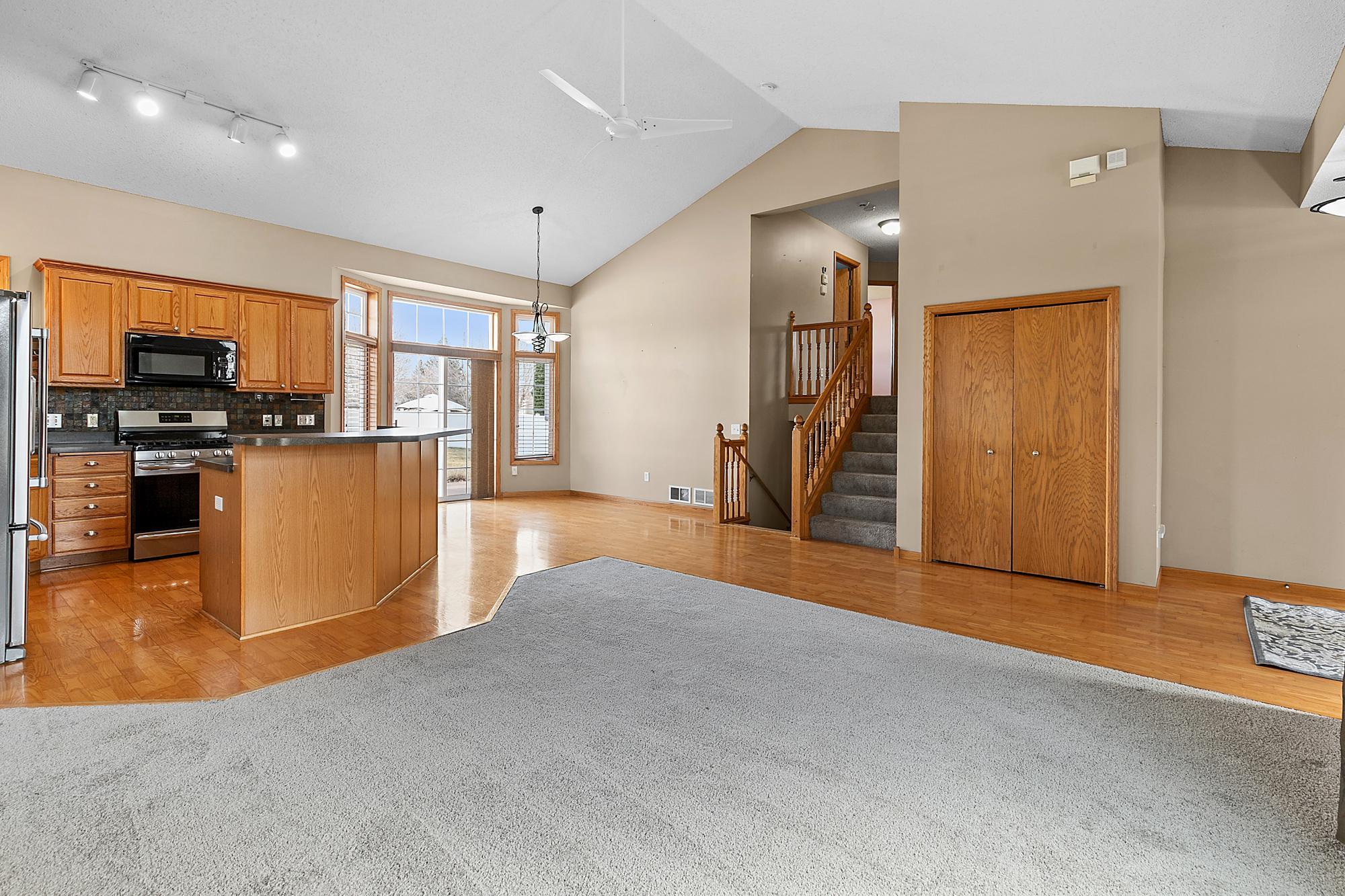 7297 Whitehall Road Shakopee, MN 55379 - Photo 11 of 30