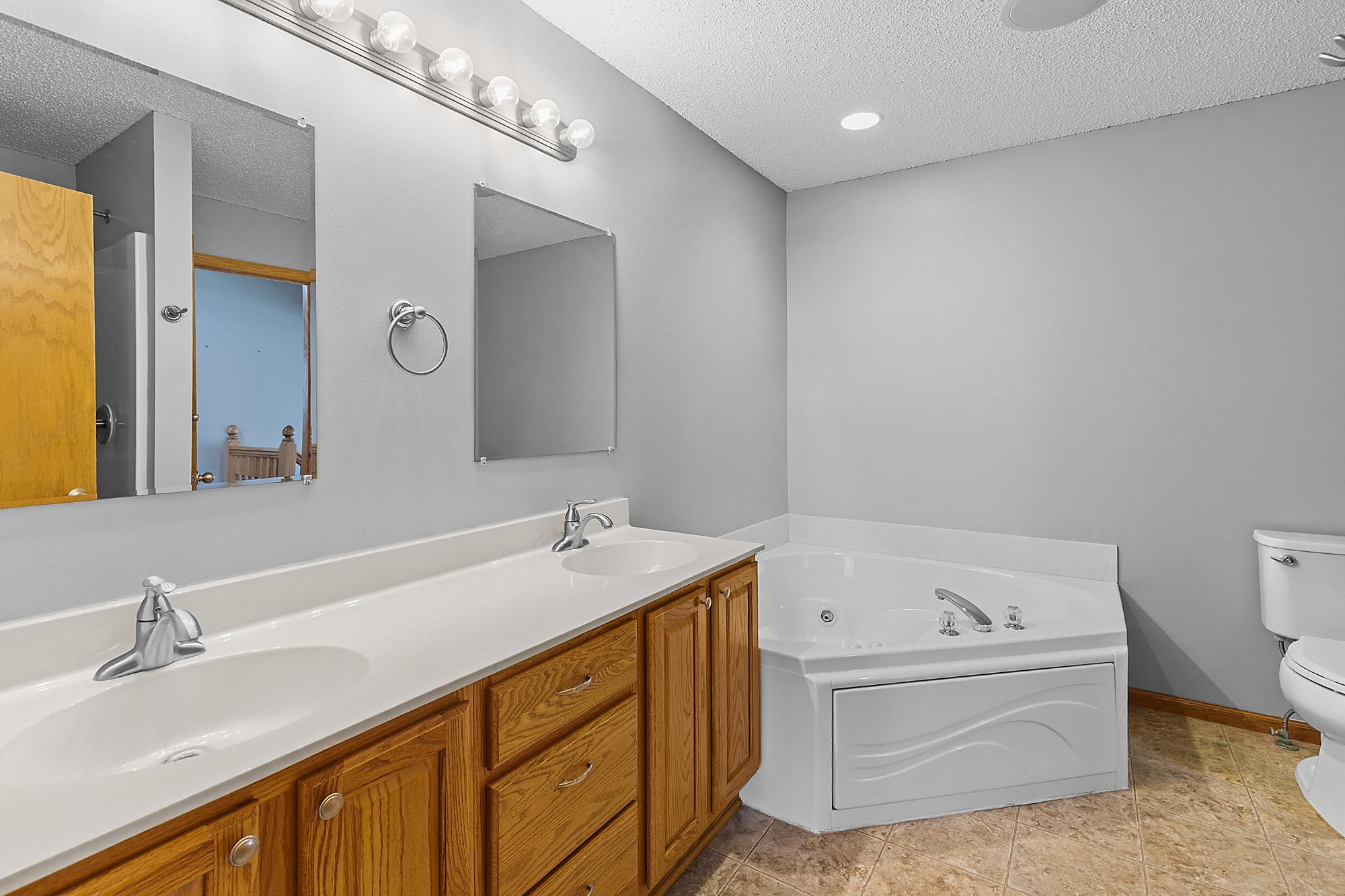 7297 Whitehall Road Shakopee, MN 55379 - Photo 19 of 30