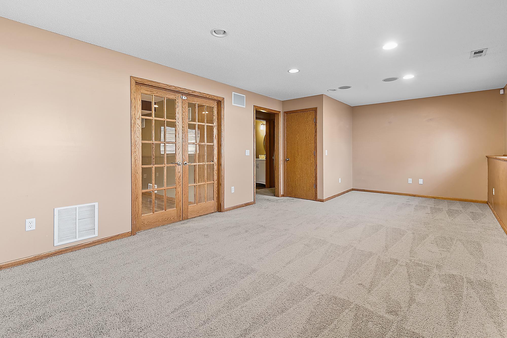 7297 Whitehall Road Shakopee, MN 55379 - Photo 25 of 30