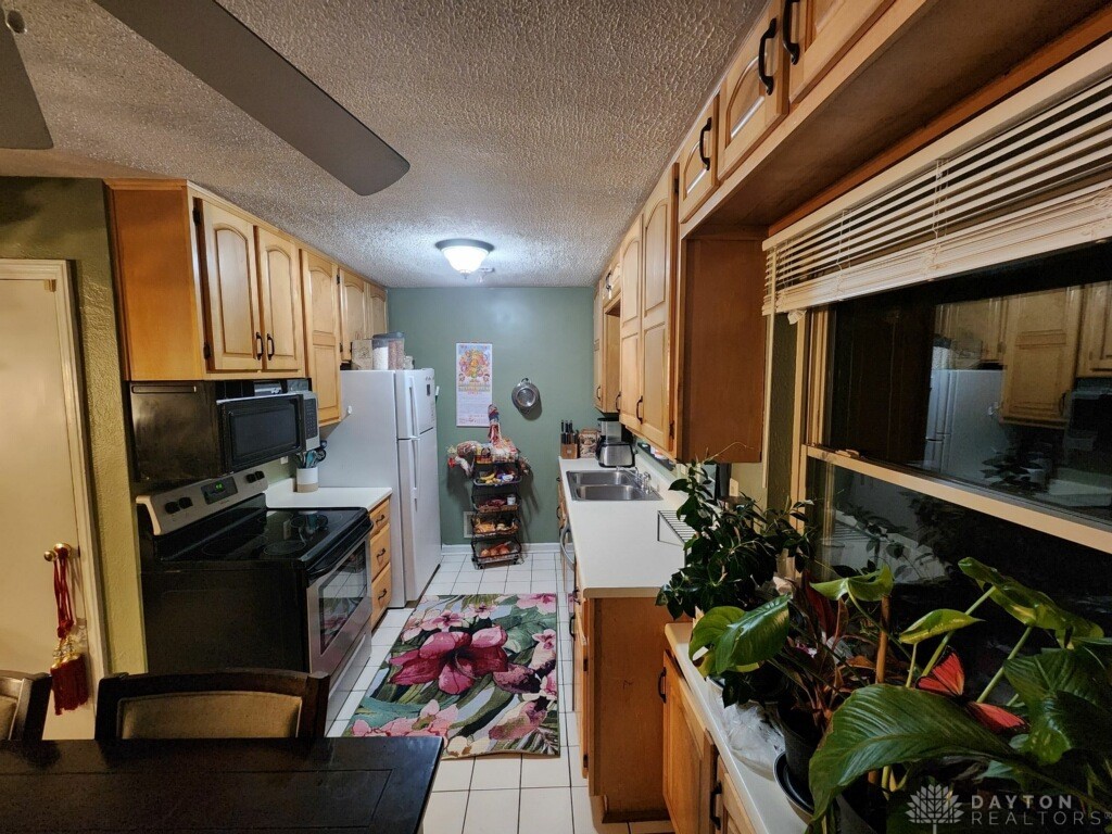 4488 Sunray Road Kettering, OH 45429 - Photo 19 of 32