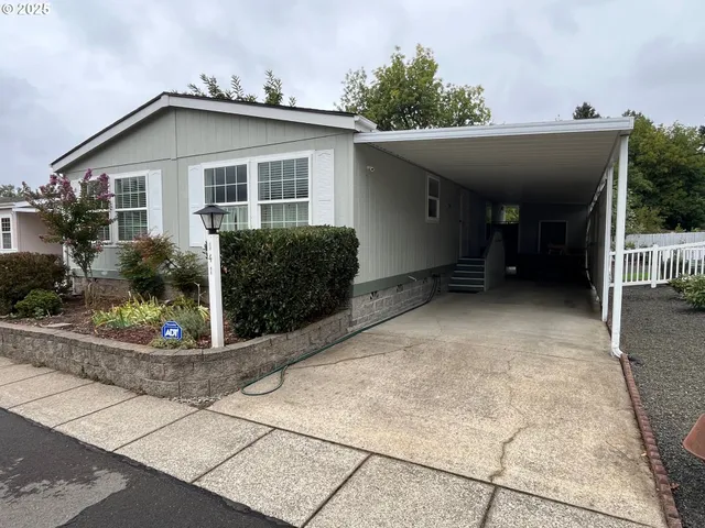 $105,000 | 141 West River Ridge Avenue, Roseburg, OR 97471